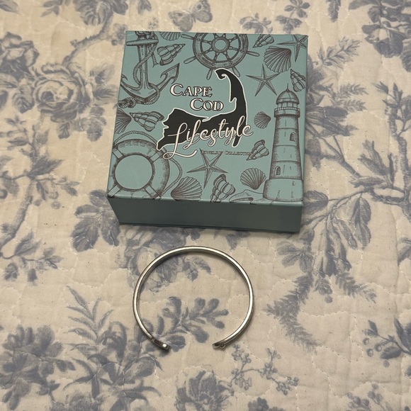 Cape Cod Fish Bracelet - Picture 8 of 9